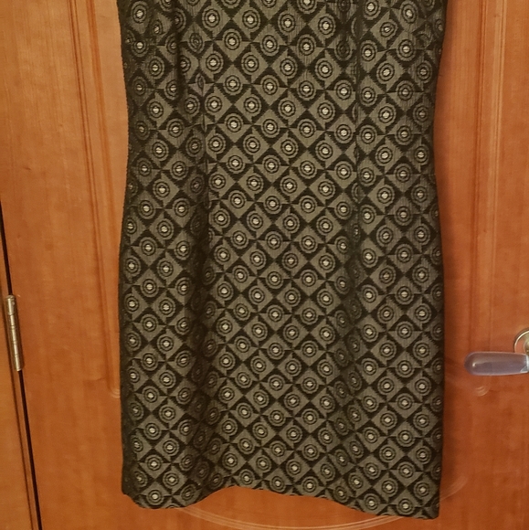 Patterned Dress - Picture 2 of 4